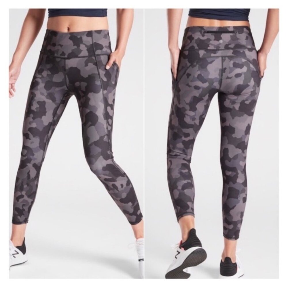 Athleta Lightning Camo 7/8 Tight Leggings Size Small
